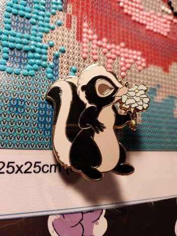 Pins Disney fantasy édition limitée fleur, bambi