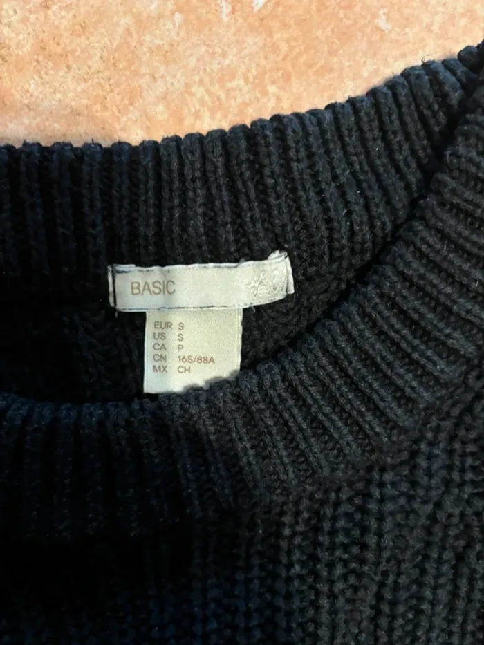 Pull H&M noir - photo numéro 2