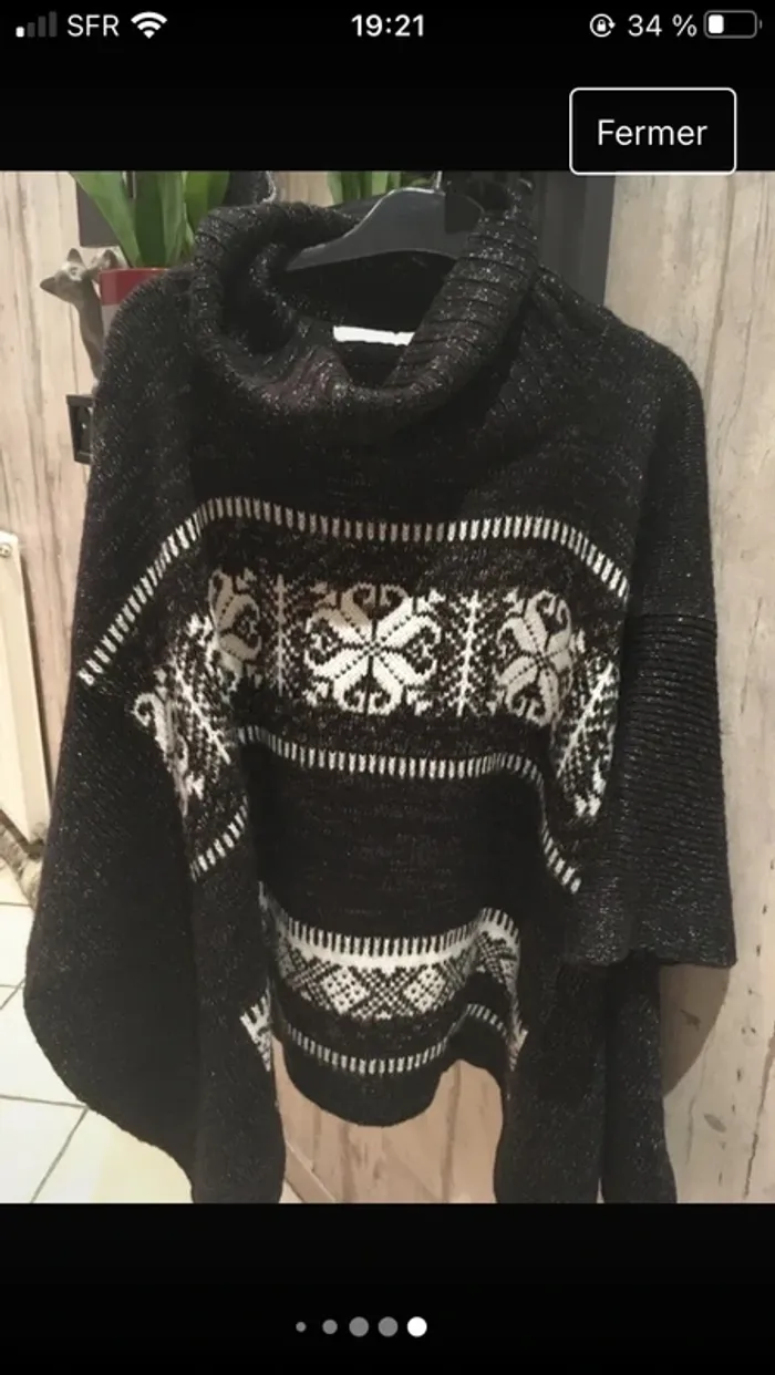 Superbe poncho en excellent état proche du neuf en 38/40 tout chaud