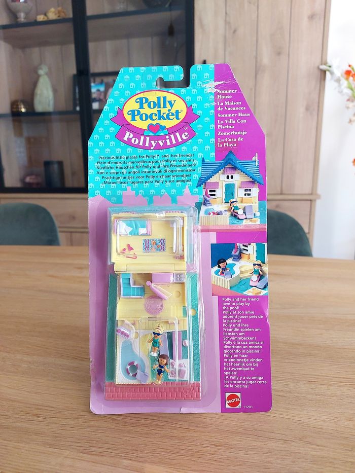 Polly pocket blister