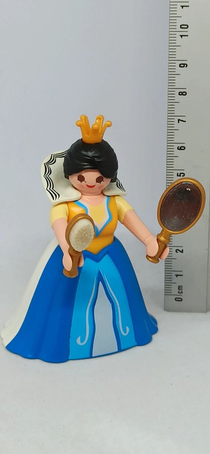 Femme princesse robe blanche et bleue avec miroir et brosse playmobil