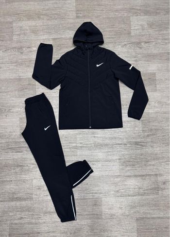 Ensemble, Nike