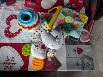 Lot jouet bébé
