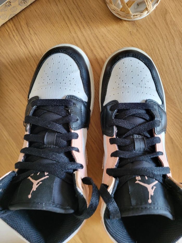 Baskets Nike Jordan 1 Mid Black Toe orange arctique - banc noir et rose, excellent état - photo numéro 15