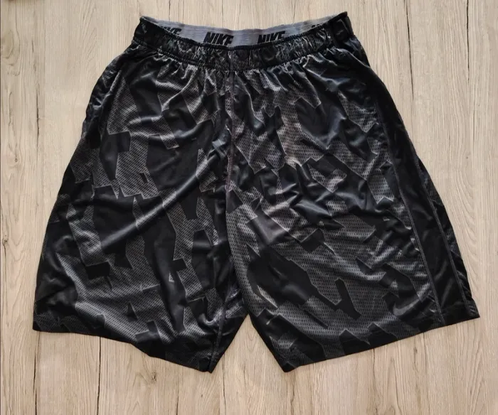 Short nike et Adidas