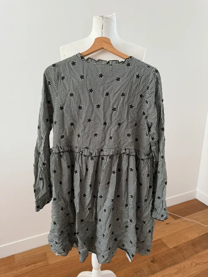 Jolie robe Étoile M/L - photo numéro 3