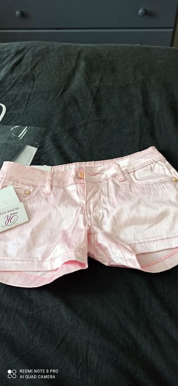 Short rose en satin t. 38