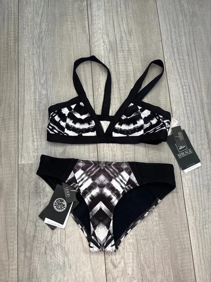 maillot de bain, noir et blanc