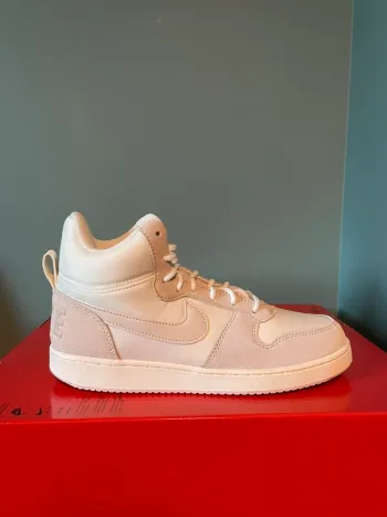 Nike borough taille 40,5