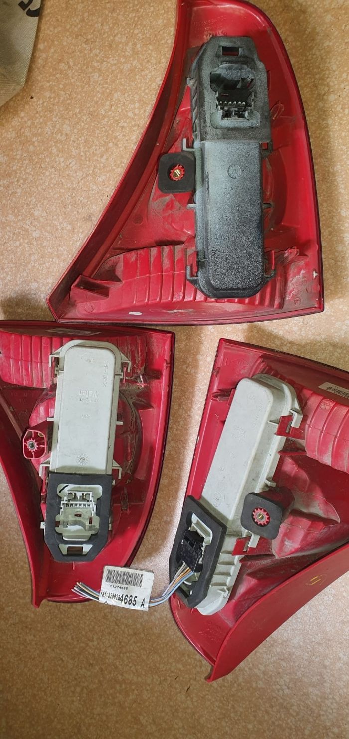 Feu arriére clio 2 - photo numéro 2