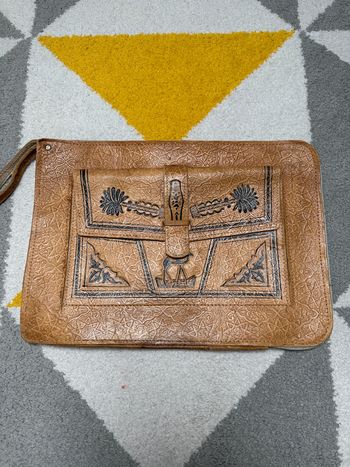 Pochette en cuir vintage