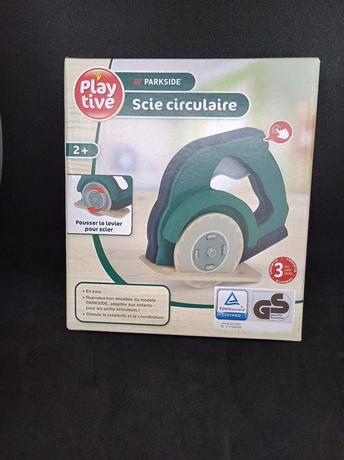 Magnifique scie circulaire en bois parkside playtive neuve prête à être offerte