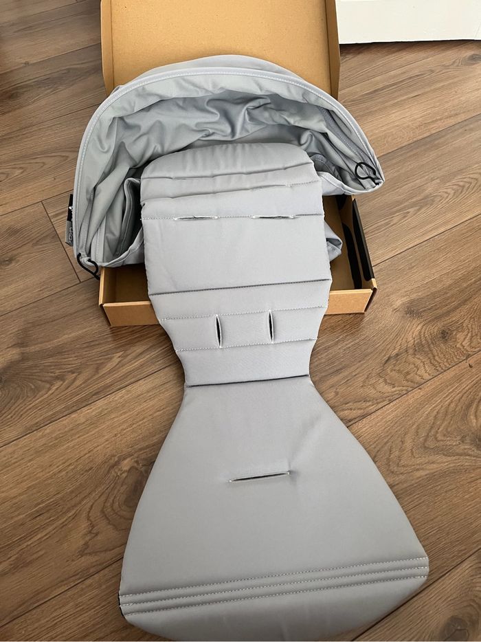 Assise yoyo 6+ stone gris babyzen jamais utilisé - photo numéro 2