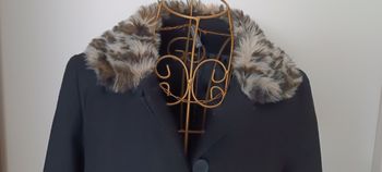 Manteau noir,col fourrure "Léopard".