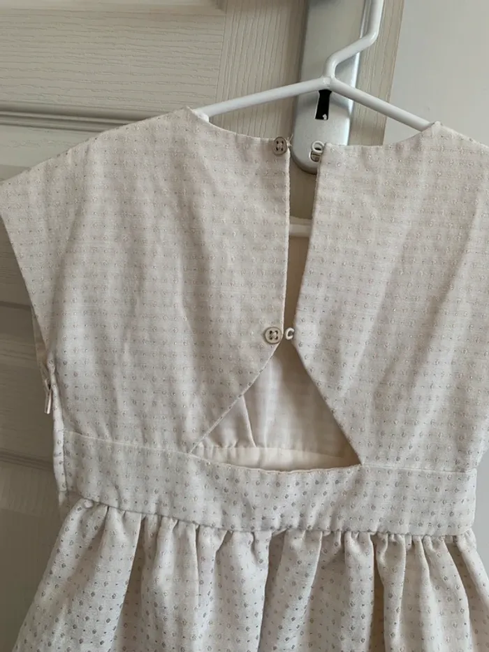 Robe blanche 5 ans - photo numéro 4