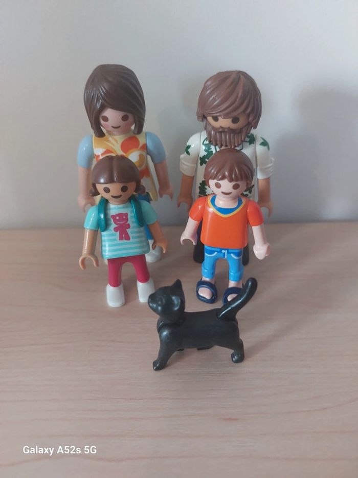 Famille avec chat playmobil