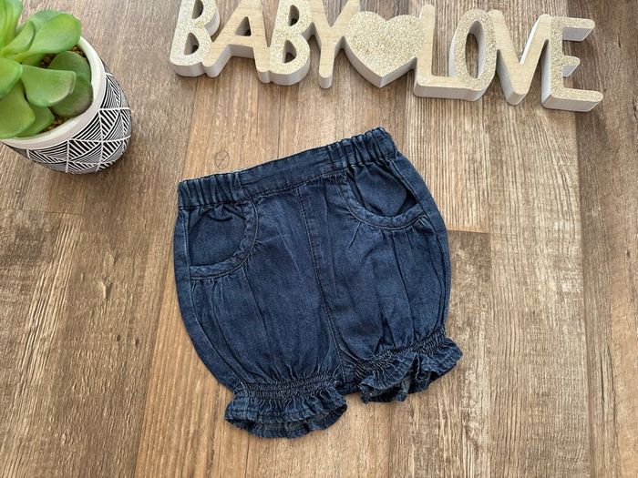 - Short Grain de blé    - 3 mois - Très bon état