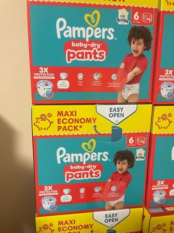 148 couches Pampers baby dry pants (taille 6)