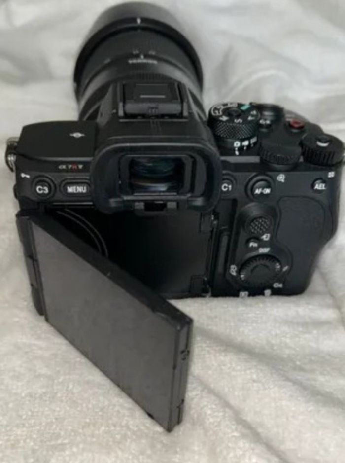 Appareil photo Sony Alpha A7R V en parfait état - photo numéro 2