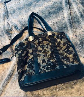 Magnifique sac en toile noire et or pailletée André