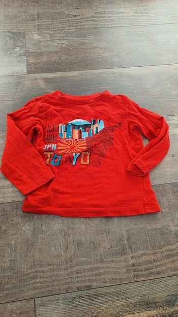 T-shirt tissaia 4 ans en très bon état