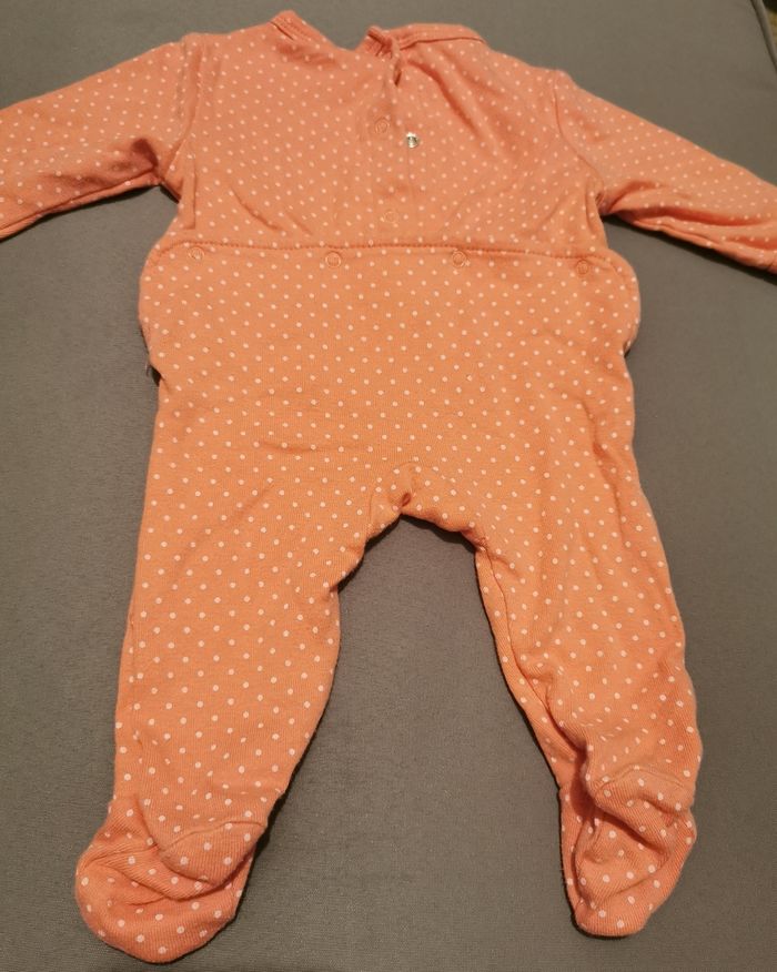 Pyjama 1 mois - photo numéro 3