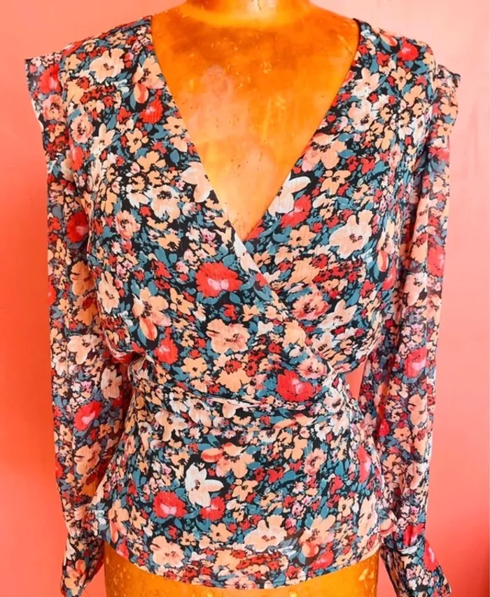 Élégante blouse fluide à fleurs col cache cœur - photo numéro 3