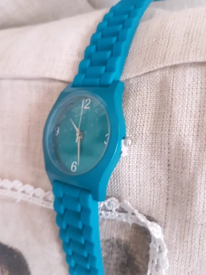Montre bleue Neuve - photo numéro 2