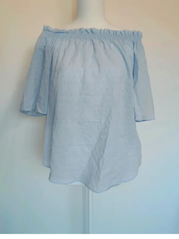 💙 Top épaules dénudées bleu ciel H&M – Taille xs