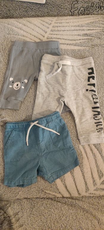 Lot short et pantalon de 1 à 3 mois
