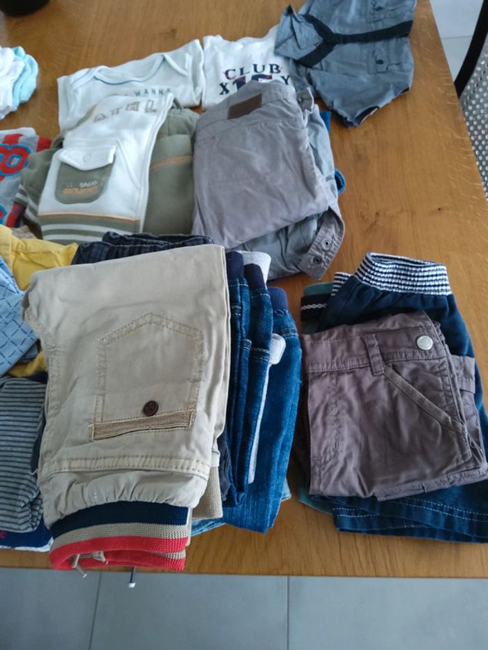 Lot de 45 vêtements et accessoires garçon 12 mois - photo numéro 2