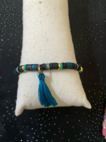 Bracelet heishi noir breloque
