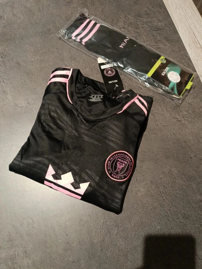 Tenue football Léo Messi Inter Miami rose. T.24 - photo numéro 4