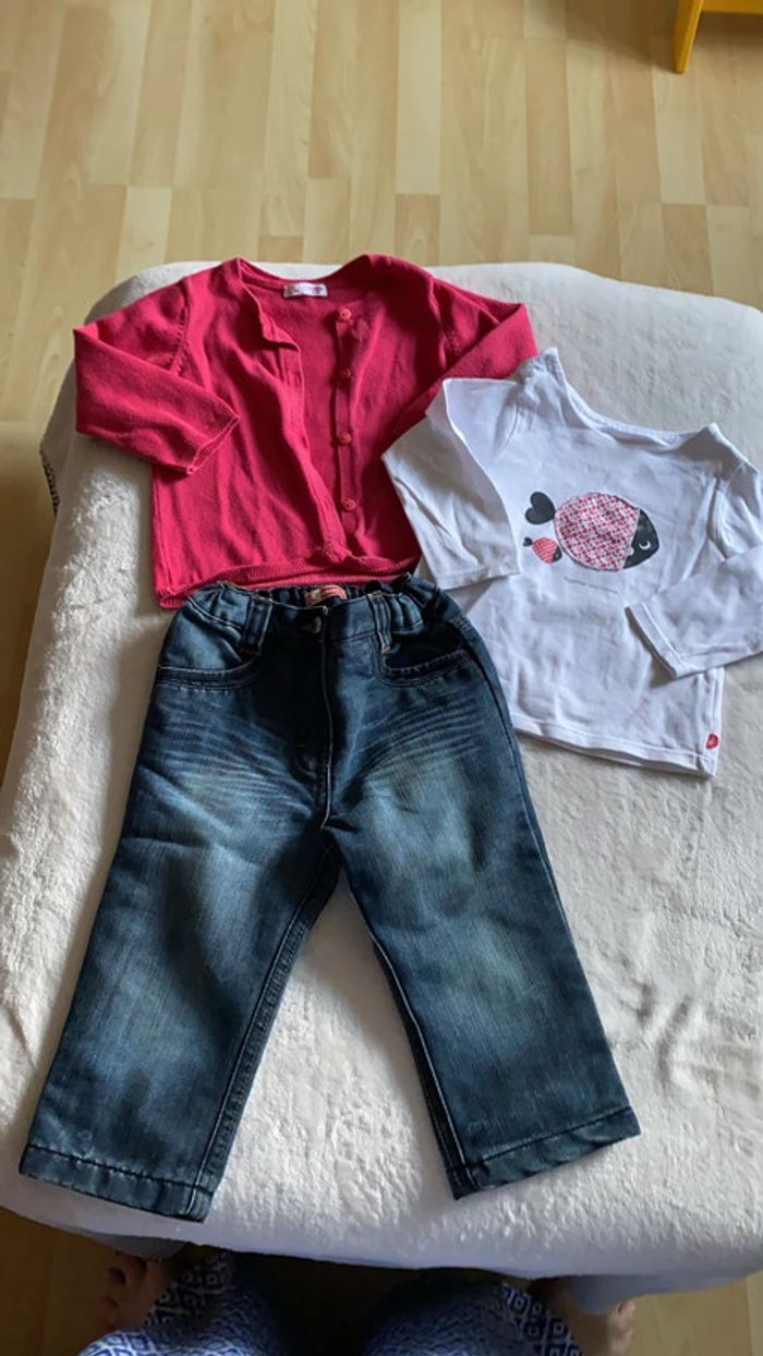 Ensemble jeans - t-shirt longue manche - gilet