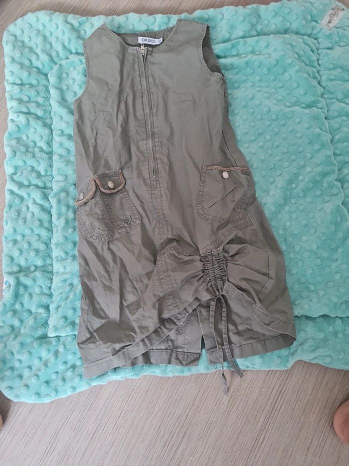 Robe okaidi kaki très bon etat 5 ans