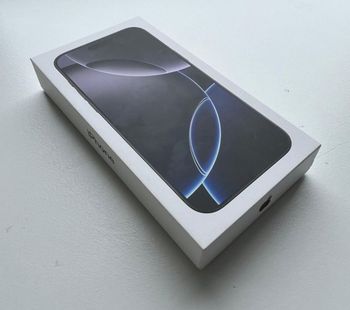 Une iphone seize pro max