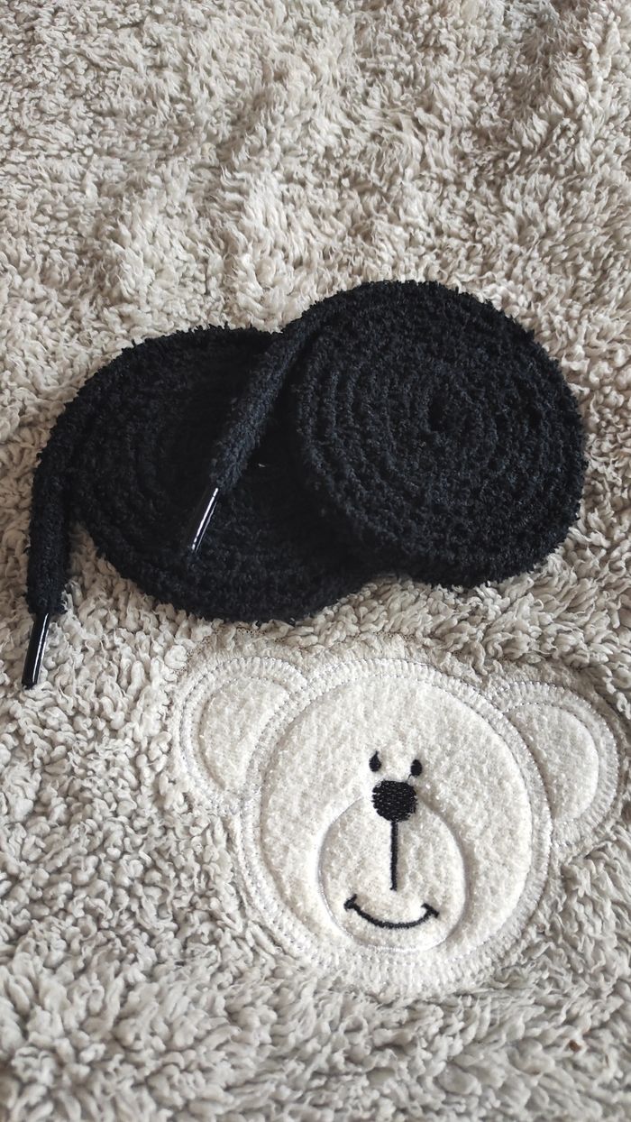 ⚫ Lacets fluffy noir – 120 cm (look street & chic)