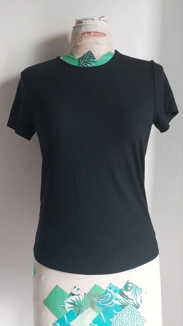 T-shirt noir côtelé Mango - Neuf - Taille M