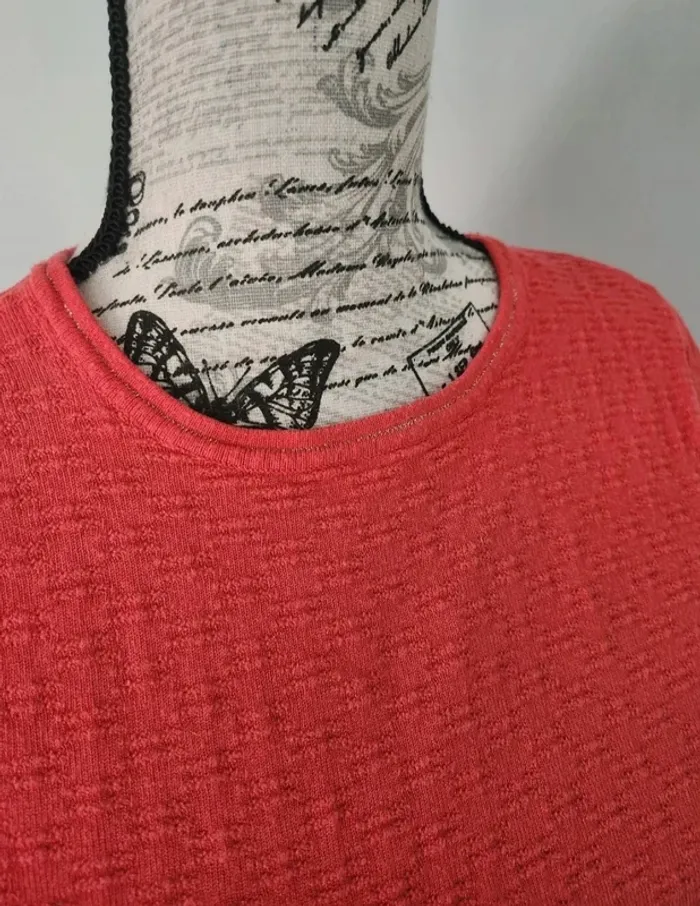 Très Joli Pull Corail de marque Camaïeu et de taille 38 - photo numéro 4