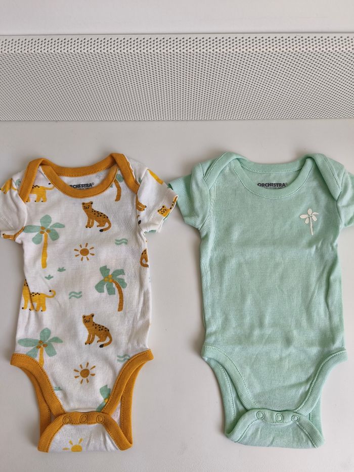 Lot de 7 bodies neufs 1 mois - photo numéro 4