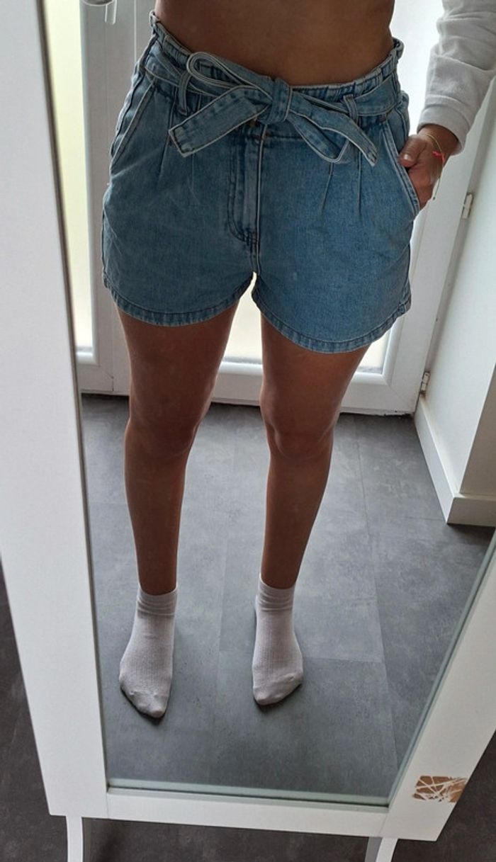 Short en jean et noeud