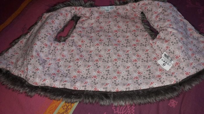 Très jolie veste sans manches à poils - photo numéro 3