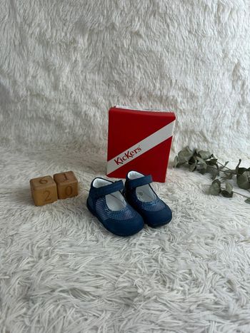 Paire de babies Kickers taille 20