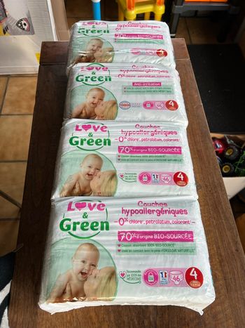 Couche taille 4 Love green : 184 couches (4×46)