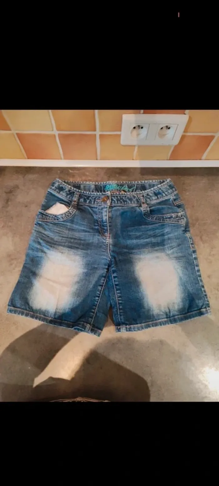 Pantacourt taille 14ans