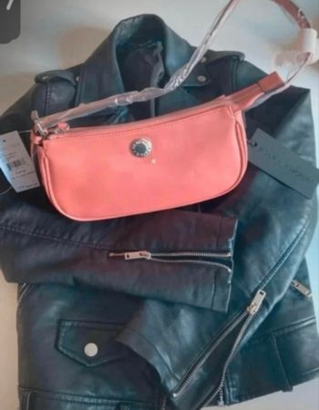 Beau sac à main 👜 de marque NEUF avec étiquette couleur rose