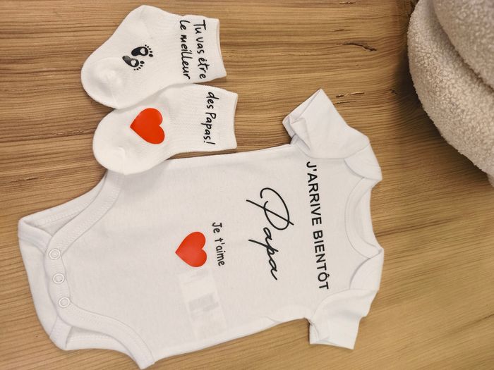 Ensemble Annonce Grossesse – Body & Chaussettes Message amour pour Papa