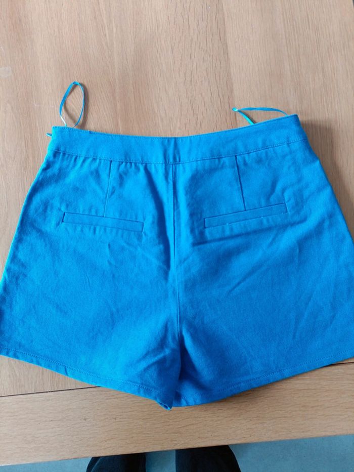 Short bleu - photo numéro 2