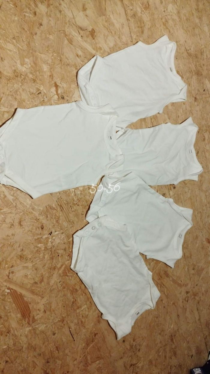 Lot bodys fille - garçon taille 50-56