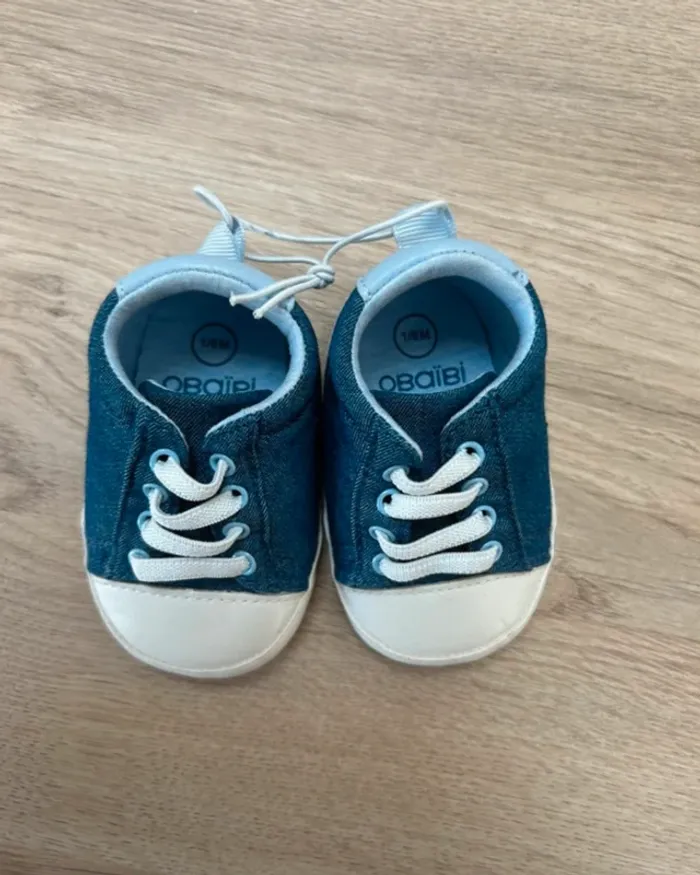 Chaussures bébé taille 1/6 mois neuf - photo numéro 2